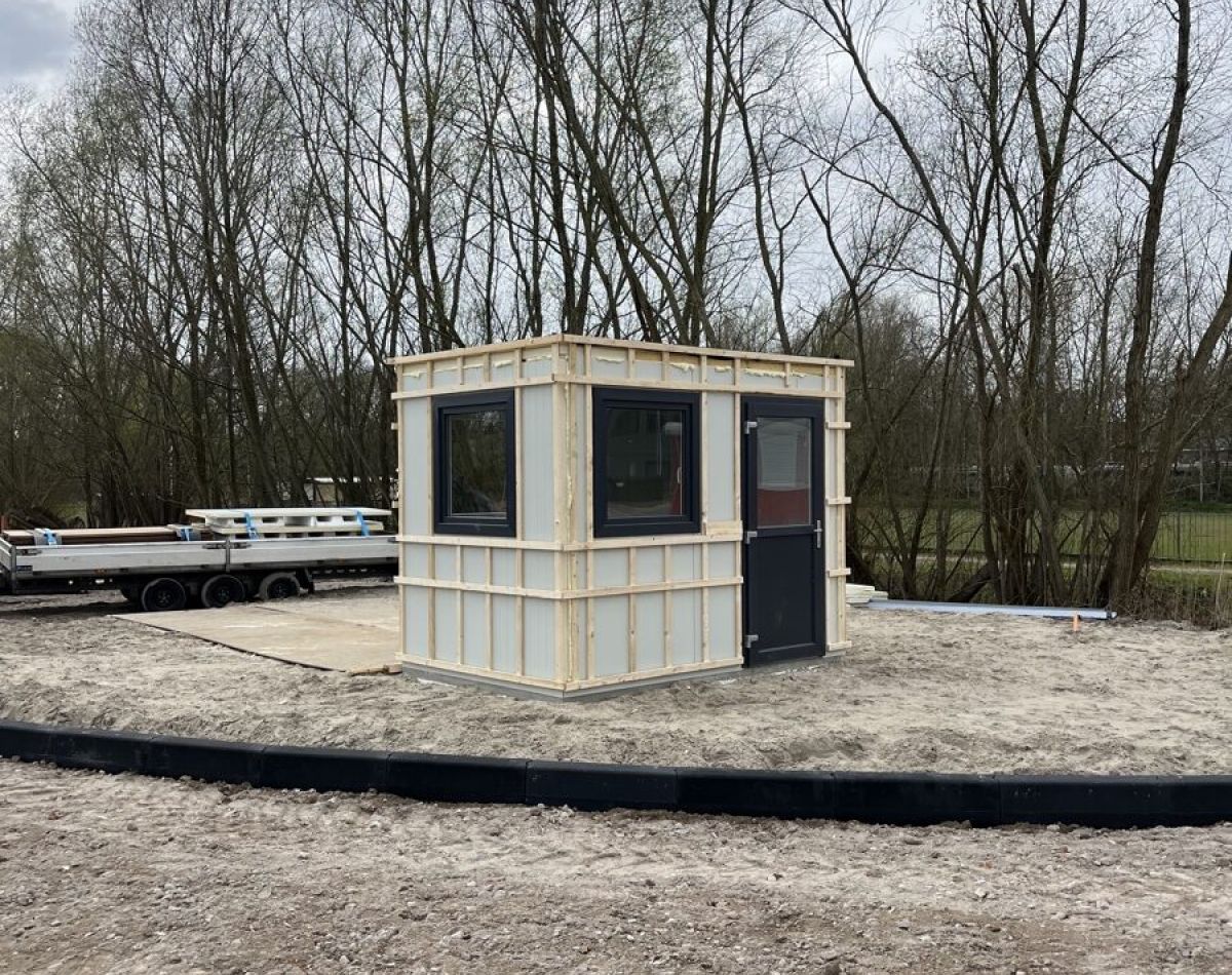 interieur Groby maatwerk berging witte wanden deur en raam