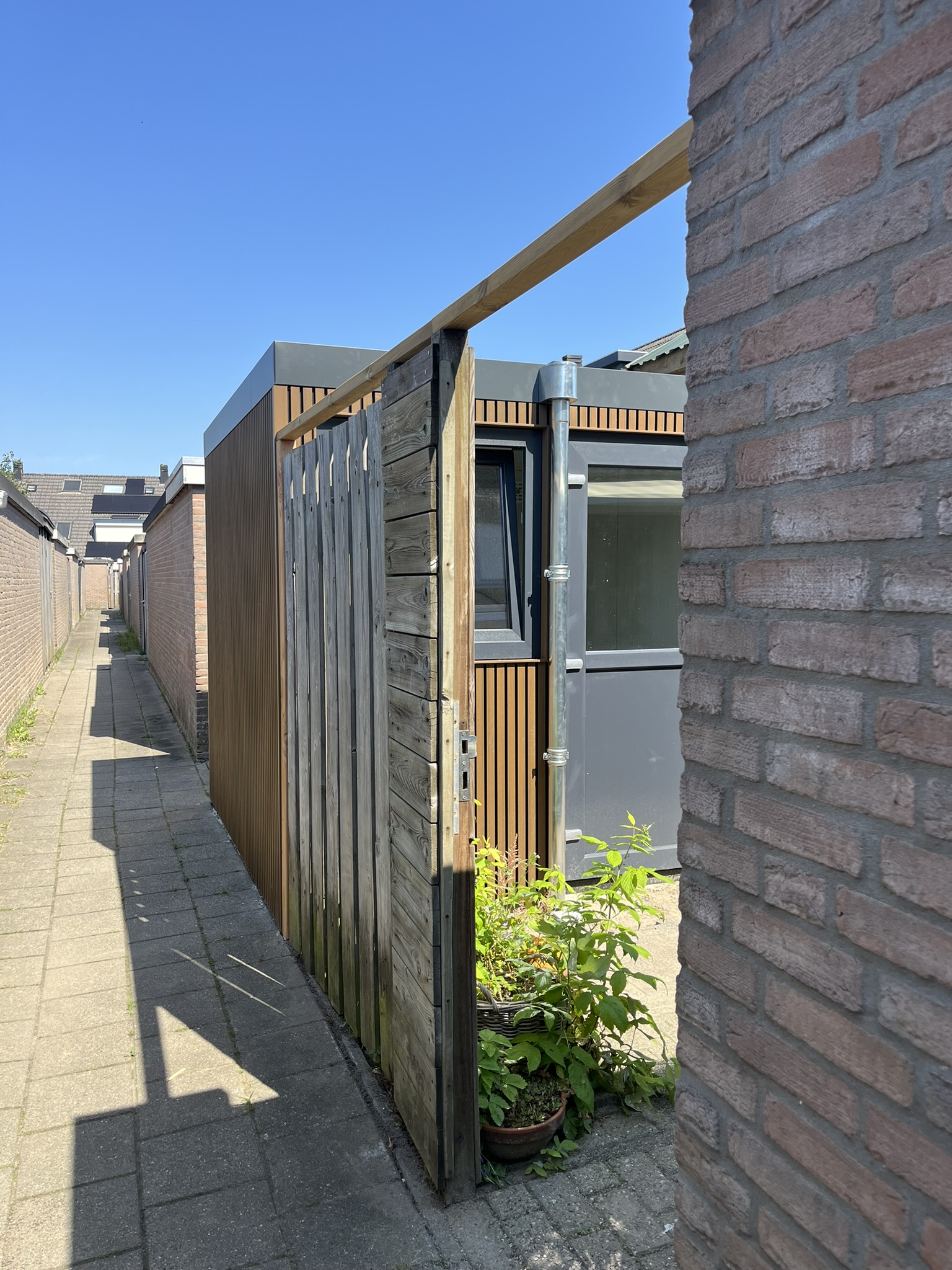 Groby geïsoleerde berging IJsselstein PIR-dak voor groendak zijaanzicht