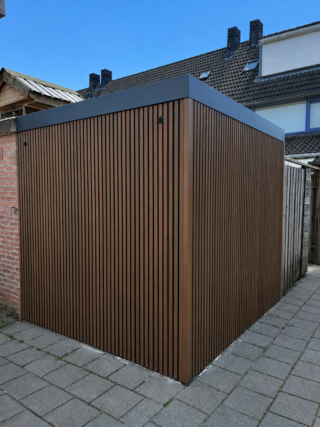 Berging ijsselstein verticale latten grijs frontaal