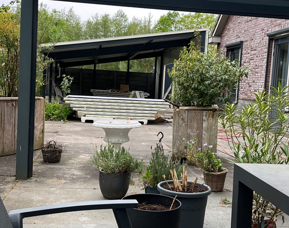 Schuuroverkapping met pergola